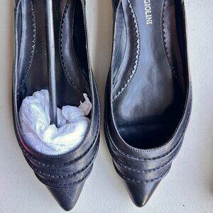 Exceptional Detail Designer Shoes Vintage Pointed Toe Flats